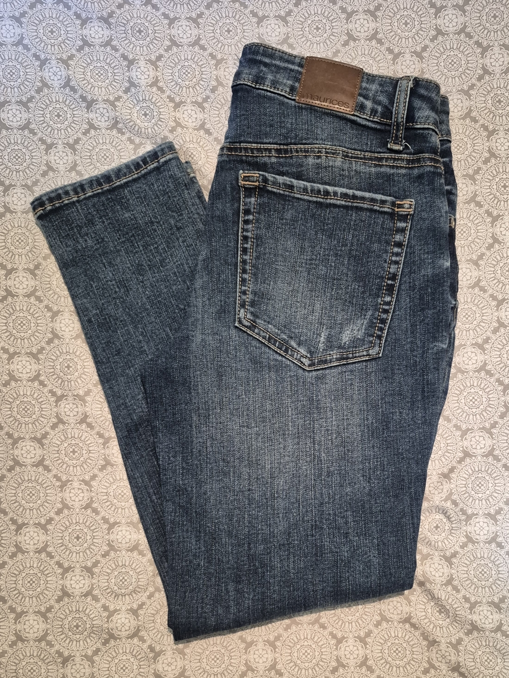 Maurices Size 4 Distressed Ankle Jeans Medium Wash Skinny